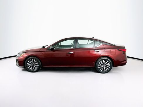 Used 2025 Nissan Altima 2.5 SV image 4