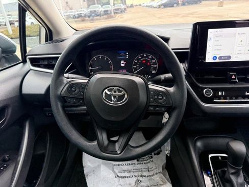 Used 2023 Toyota Corolla LE image 14