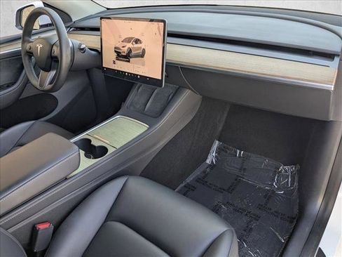 Used 2023 Tesla Model Y Long Range image 24