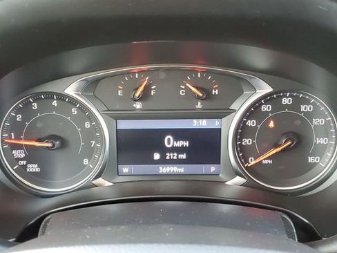 Used 2023 GMC Terrain SLT image 11