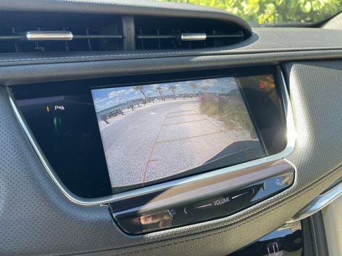 Used 2019 Cadillac XT5 FWD image 17