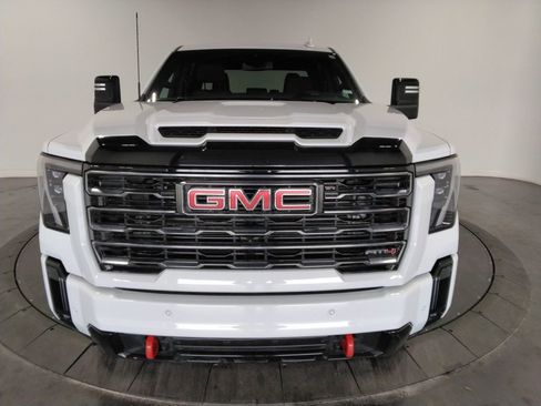 Used 2025 GMC Sierra 2500 AT4 AWD/4WD image 3