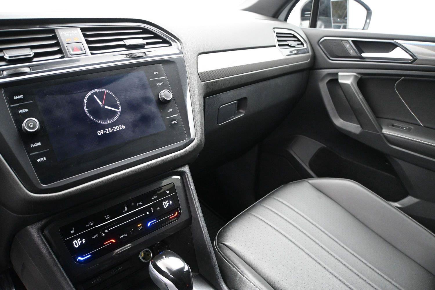 Certified 2024 Volkswagen Tiguan SE R-Line AWD/4WD image 4