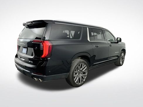 Used 2025 GMC Yukon XL Denali Ultimate AWD/4WD image 8
