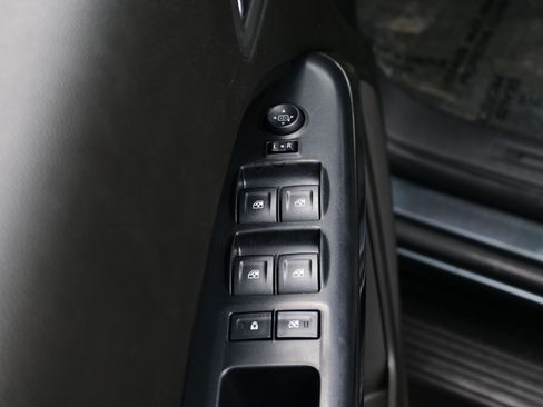 Used 2015 GMC Canyon SLE w/ All-Terrain Package image 10