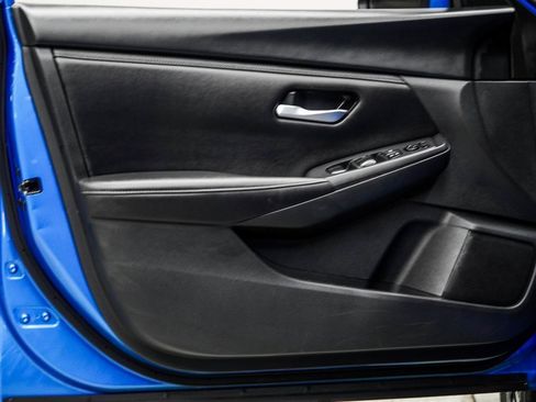 Used 2024 Nissan Sentra SV image 29