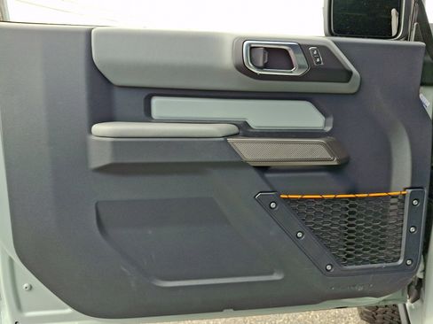 Used 2023 Ford Bronco Badlands image 13