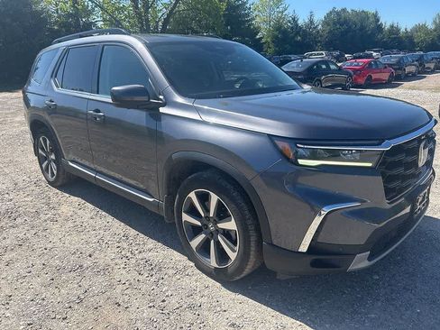 Used 2023 Honda Pilot Elite image 3