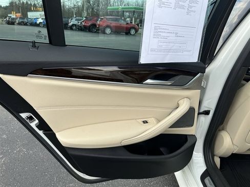 Used 2018 BMW 540i xDrive image 31