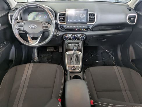 Used 2025 Hyundai Venue SEL FWD image 24