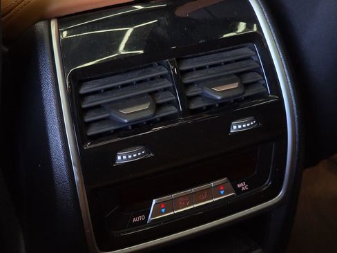 Used 2019 BMW X5 xDrive50i w/ M Sport Package AWD/4WD image 46