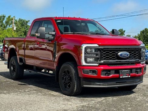 Used 2023 Ford F250 XLT w/ XLT Premium Package AWD/4WD image 1