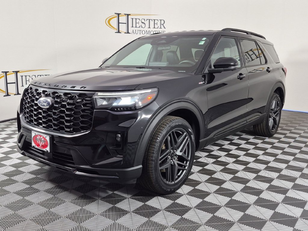 Used 2025 Ford Explorer ST-Line w/ ST-Line Street Pack AWD/4WD image 9