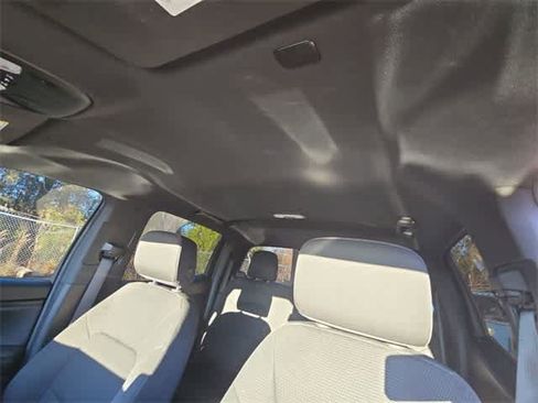 Used 2023 Chevrolet Colorado LT image 18