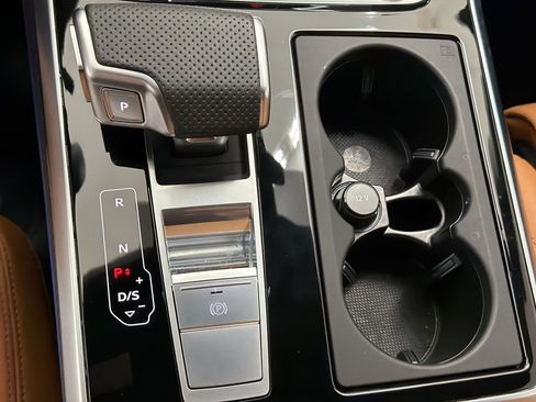 Used 2025 Audi RS Q8 performance AWD/4WD image 18