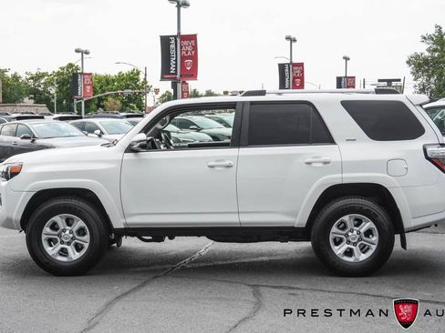 Used 2021 Toyota 4Runner SR5 Premium w/ Moonroof Package AWD/4WD image 18
