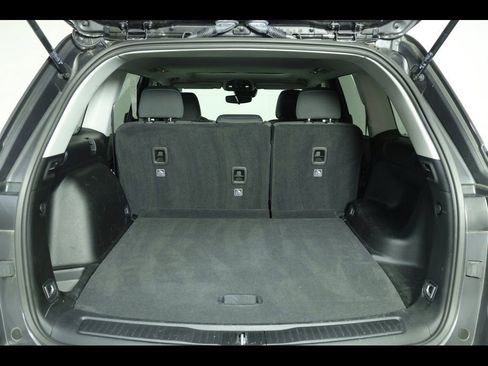 Used 2023 Jeep Grand Cherokee Laredo image 17