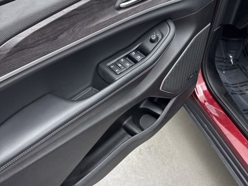 Used 2022 Jeep Grand Cherokee L Limited w/ Black Appearance Package image 14