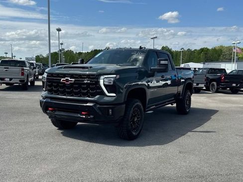 New 2026 Chevrolet Silverado 2500 ZR2 AWD/4WD image 8