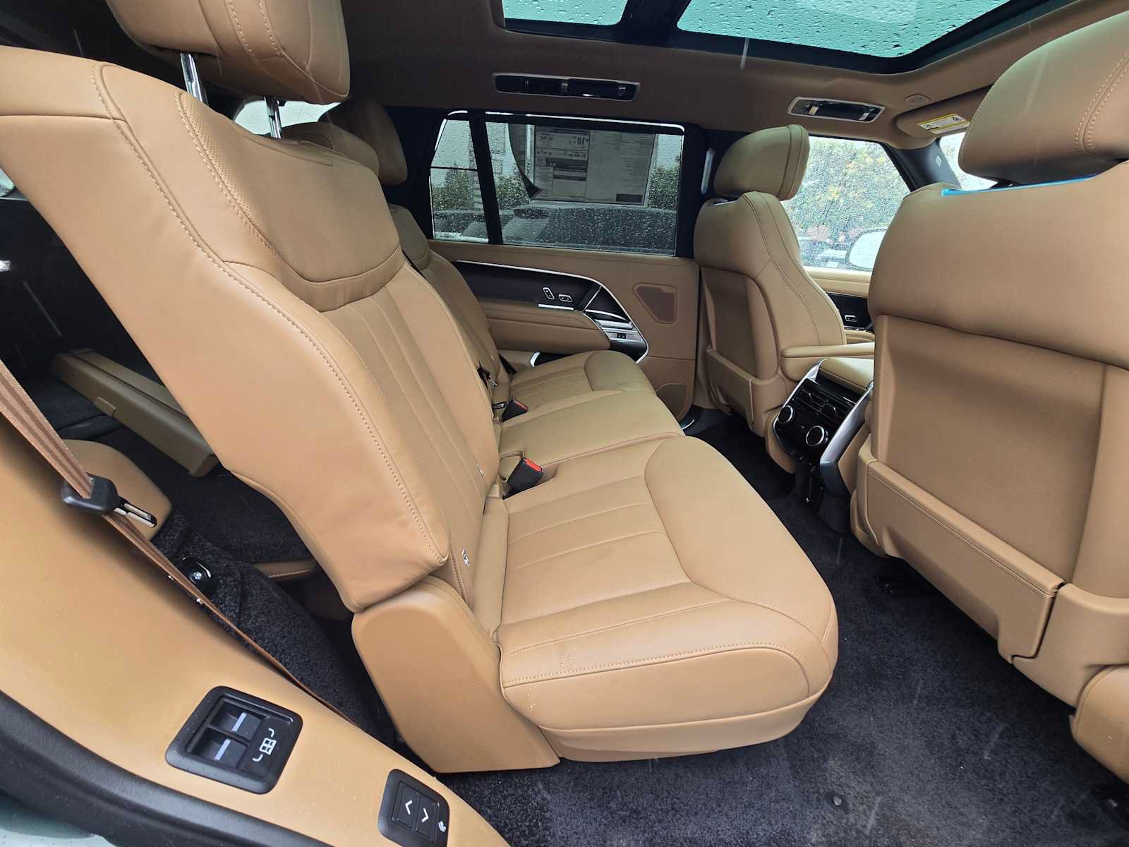 New 2026 Land Rover Range Rover Long Wheelbase SE AWD/4WD image 14