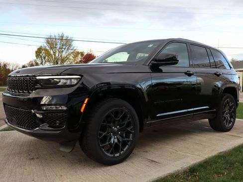 New 2025 Jeep Grand Cherokee Summit w/ Obsidian Package image 7