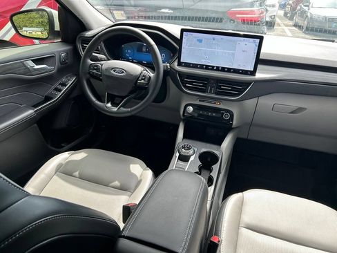 Used 2023 Ford Escape Platinum AWD/4WD image 9