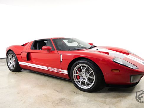 Used 2006 Ford GT RWD image 1