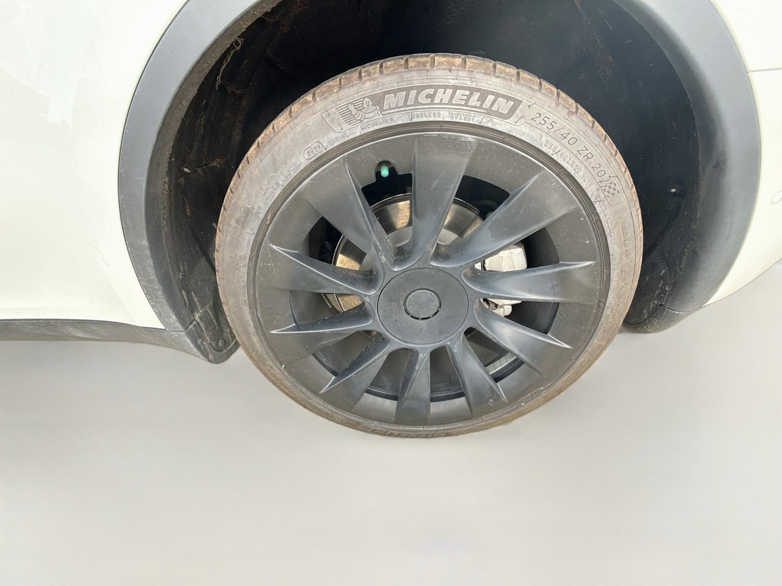 Used 2022 Tesla Model Y Long Range AWD/4WD image 9
