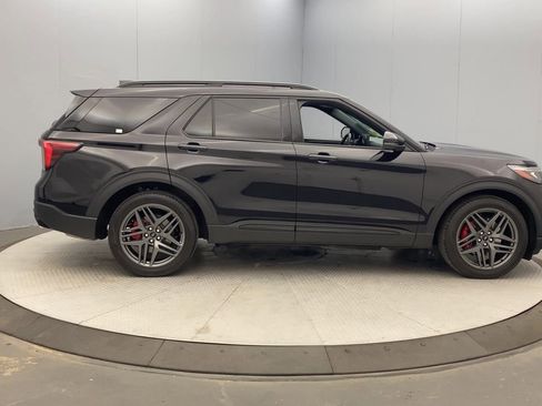 Used 2025 Ford Explorer ST w/ Sun And Sound Package AWD/4WD image 6
