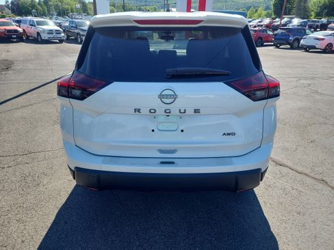 New 2026 Nissan Rogue SV w/ Cold Weather Package AWD/4WD image 7