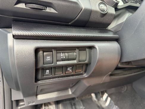 Used 2018 Subaru Crosstrek 2.0i Premium AWD/4WD image 30