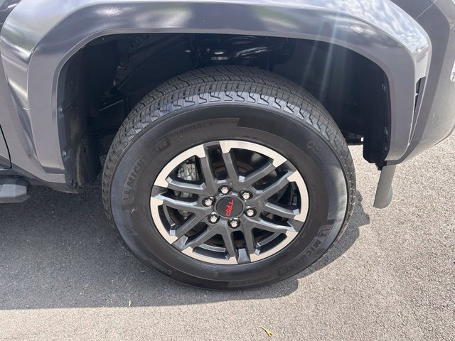 Used 2024 Toyota Tacoma TRD Sport w/ TRD Sport Upgrade Package AWD/4WD image 15