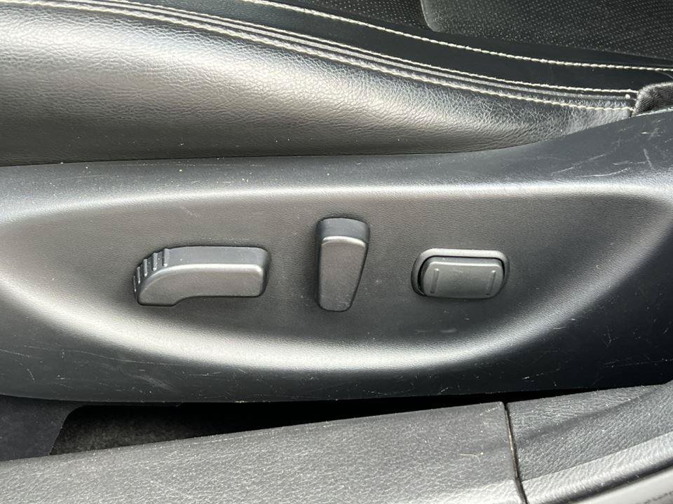 Used 2021 Nissan Maxima 3.5 SV w/ Floor Mat Group FWD image 15
