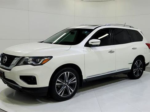 Used 2017 Nissan Pathfinder Platinum w/ Cargo Package AWD/4WD image 3