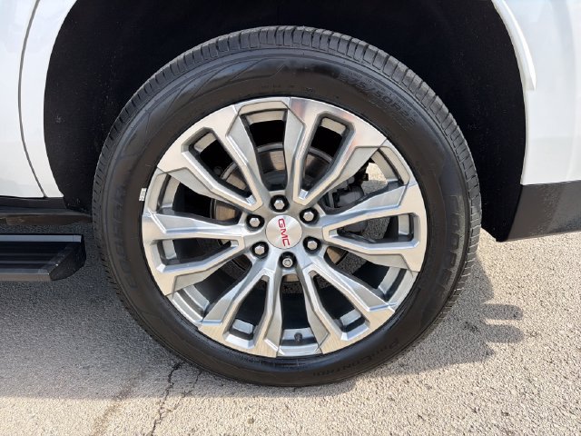 Used 2021 GMC Yukon Denali w/ Denali Premium Package AWD/4WD image 31