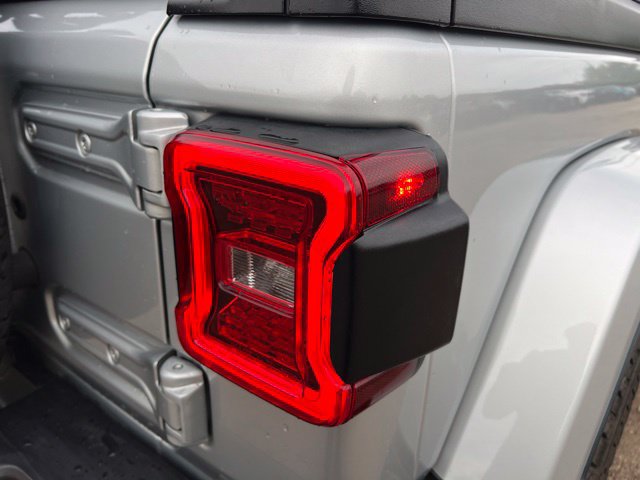 Used 2023 Jeep Wrangler Unlimited Sahara w/ Cold Weather Group AWD/4WD image 12