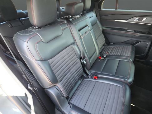 Used 2025 Ford Explorer ST-Line w/ ST-Line Street Pack AWD/4WD image 25