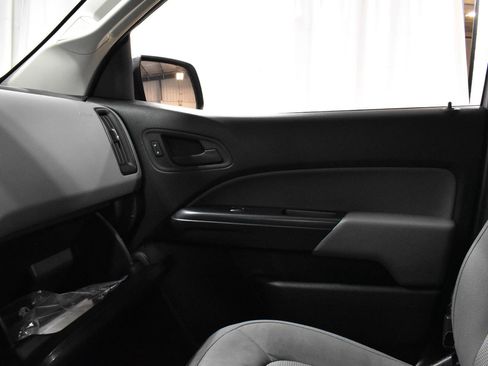 Used 2022 Chevrolet Colorado W/T image 17