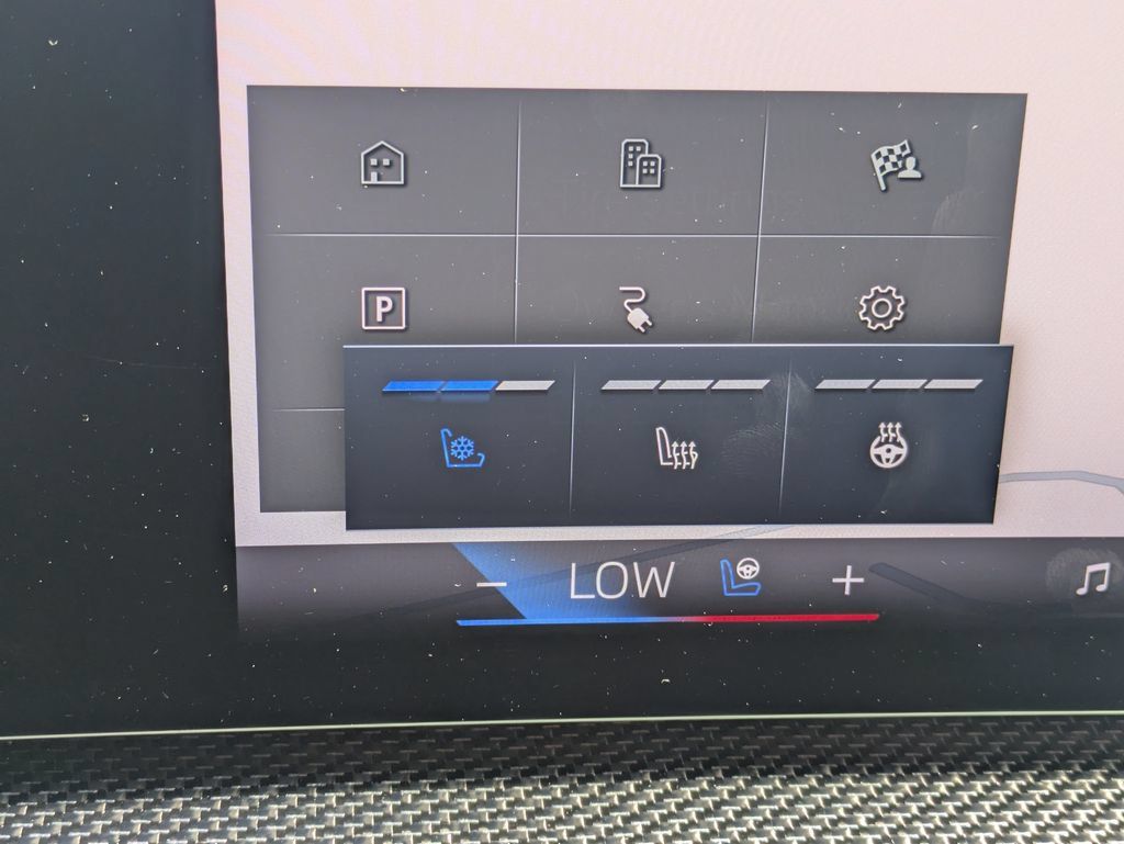 Used 2023 BMW i7 xDrive60 w/ Parking Assistance Package AWD/4WD image 38