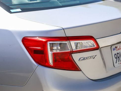 Used 2014 Toyota Camry XLE w/ Fleet Convenience Package FWD image 10