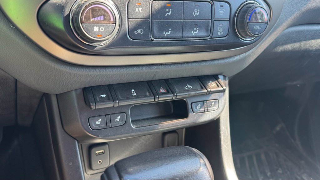 Used 2017 Chevrolet Colorado Z71 AWD/4WD image 23