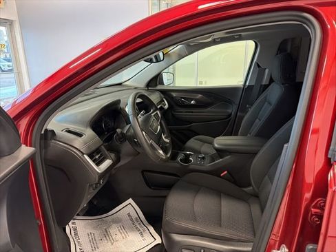 Used 2023 GMC Terrain SLE w/ Driver Convenience Package image 12