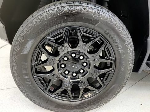 Used 2025 GMC Hummer EV 2X AWD/4WD image 82