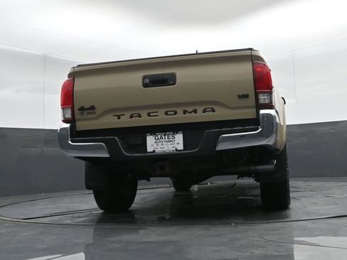 Certified 2018 Toyota Tacoma SR5 image 31