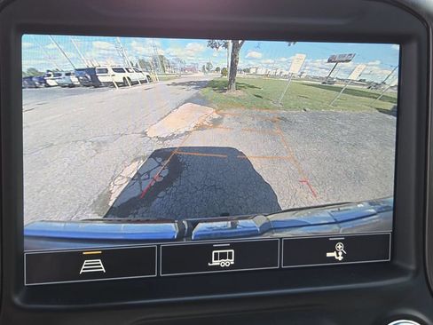 Used 2021 GMC Sierra 1500 AT4 AWD/4WD image 6