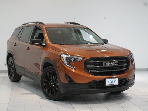 Used 2019 GMC Terrain SLT w/ Preferred Package image 2