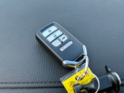 Used 2021 Honda Pilot Touring image 34