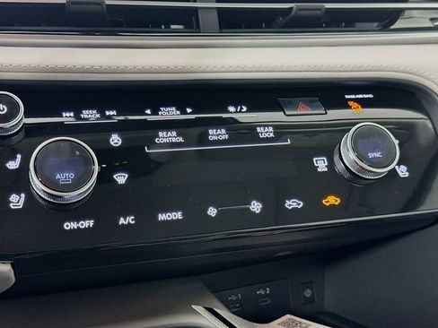 New 2026 INFINITI QX60 Luxe image 18