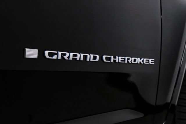 Used 2022 Jeep Grand Cherokee Summit AWD/4WD image 76