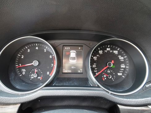 Used 2018 Volkswagen Passat 2.0T SE FWD image 14